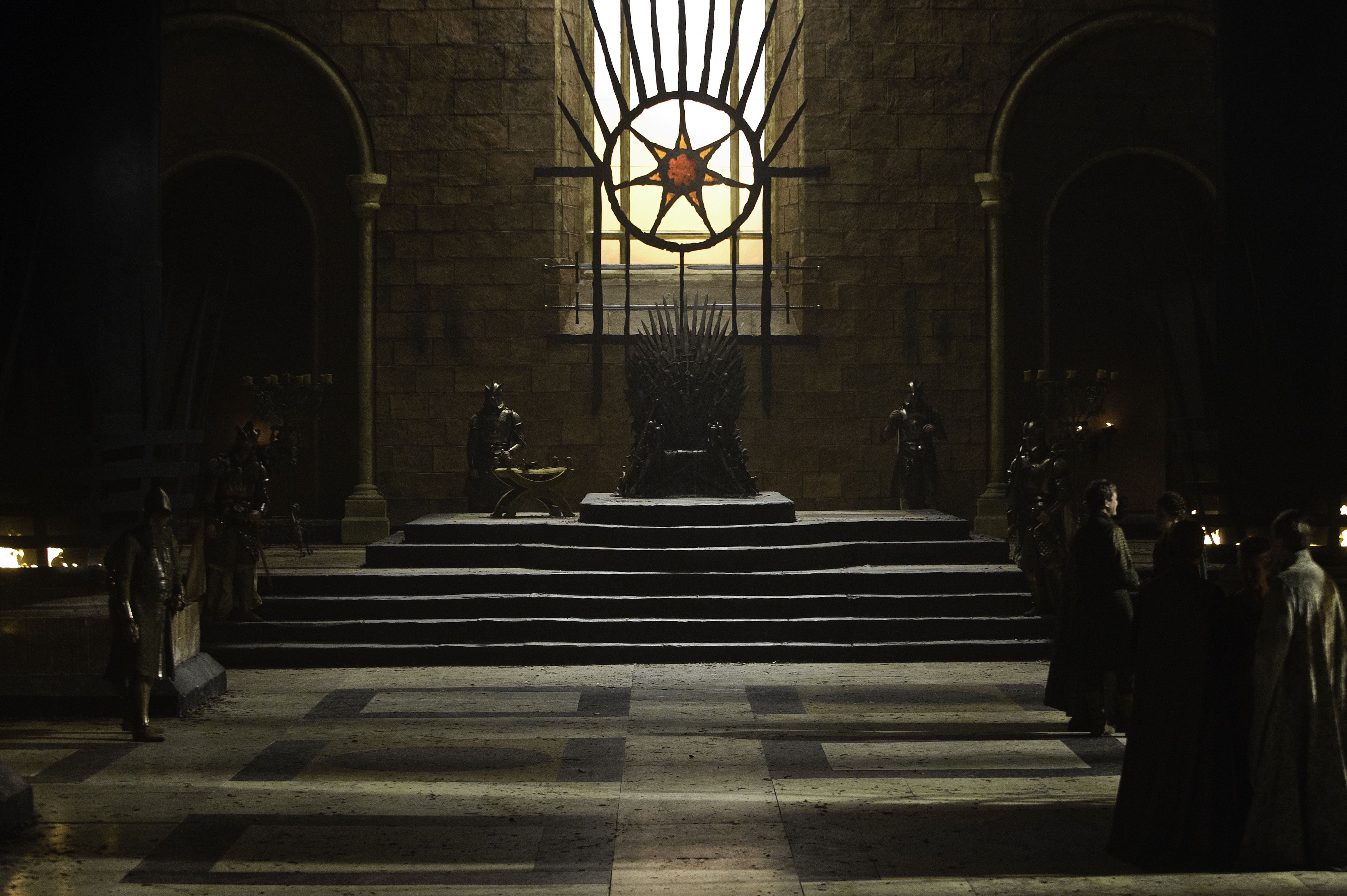Has anyone noticed the visual storytelling in the Iron Throne room ...
