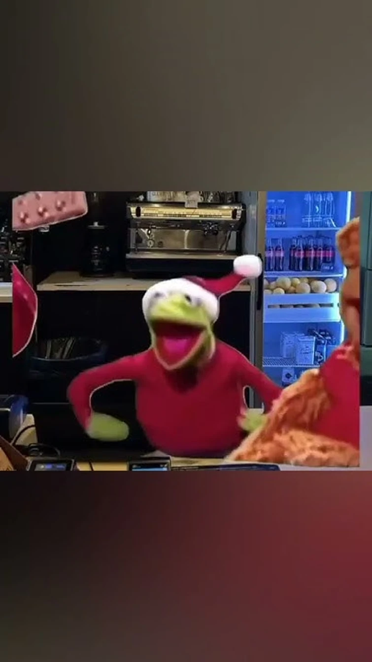 Лягушка и её друзья танцуют на Новый Год