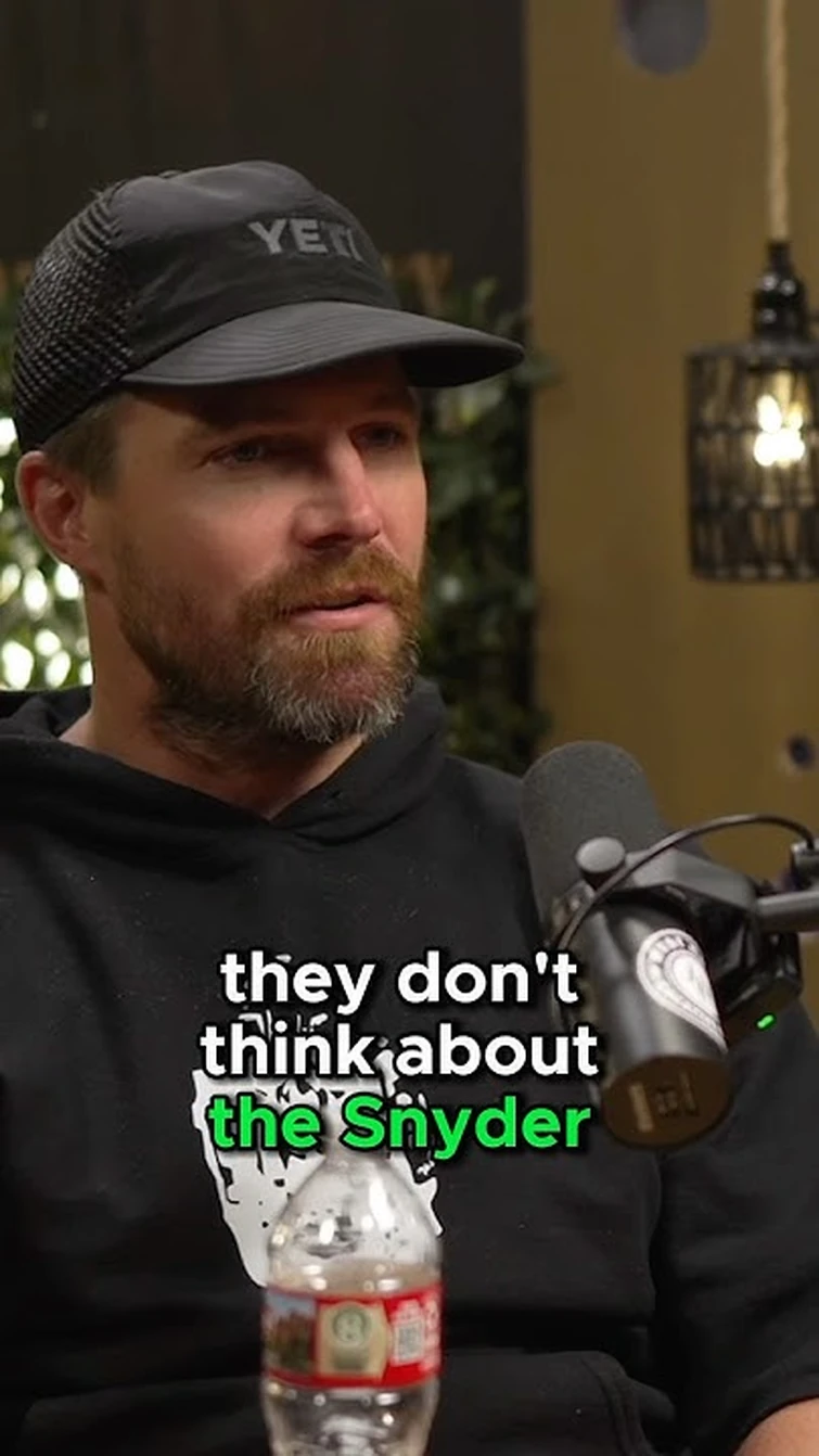 Stephen Amell says Arrowverse BETTER than Snyder Cut DCEU! The CW Flash SAVED DC not Justice League!