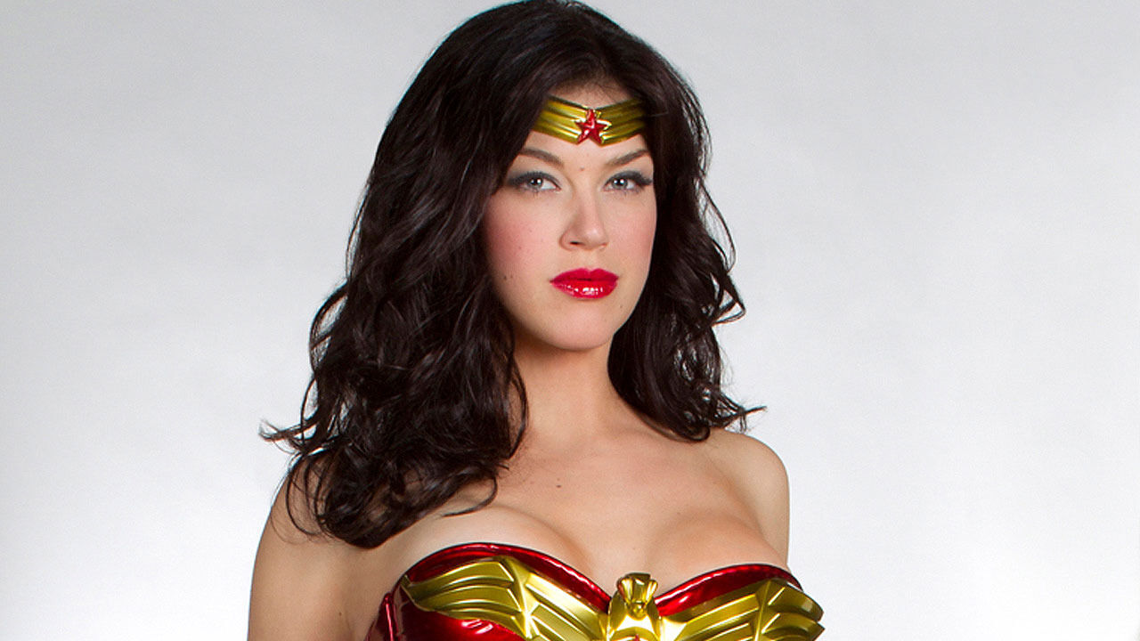 The Hottest Wonder Woman Photos You’ve Never Seen Before