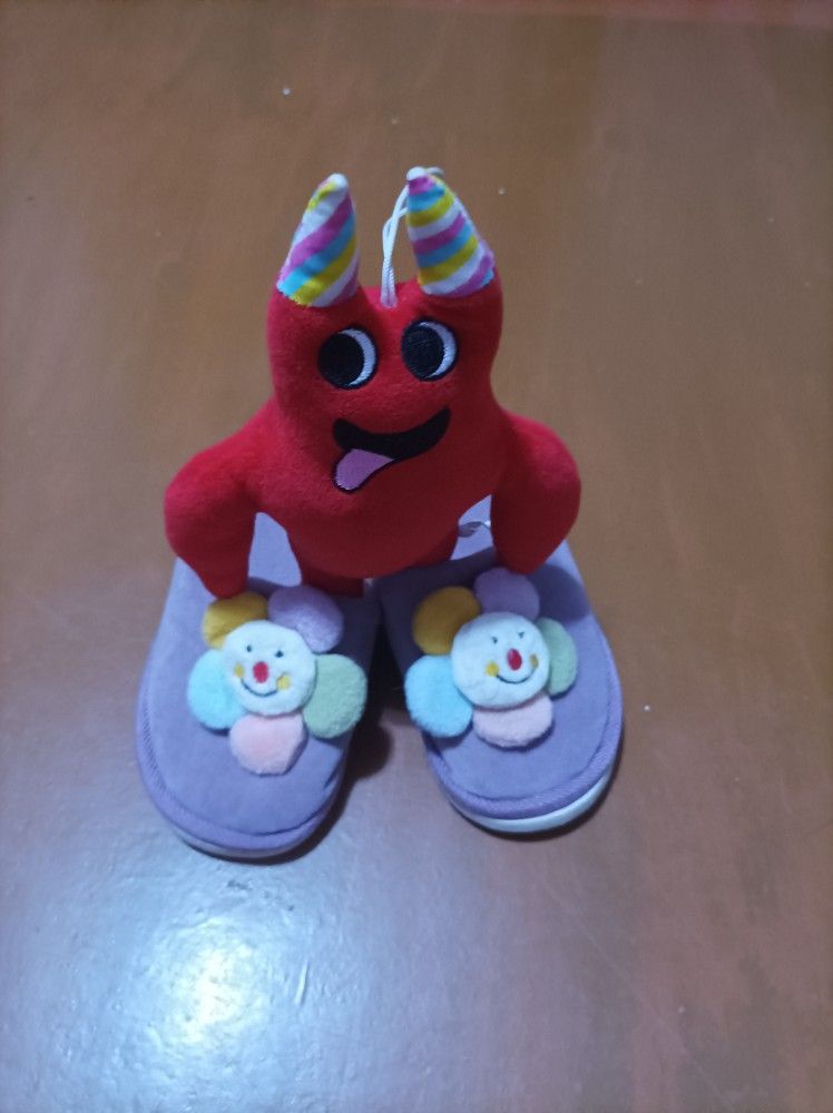 Why is there a image of a banban plush wearing slippers (or shoes) in ...