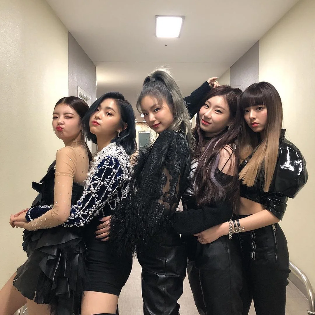 DAY 2 OF POSTING MY FAVE KPOP SINGERS | Fandom