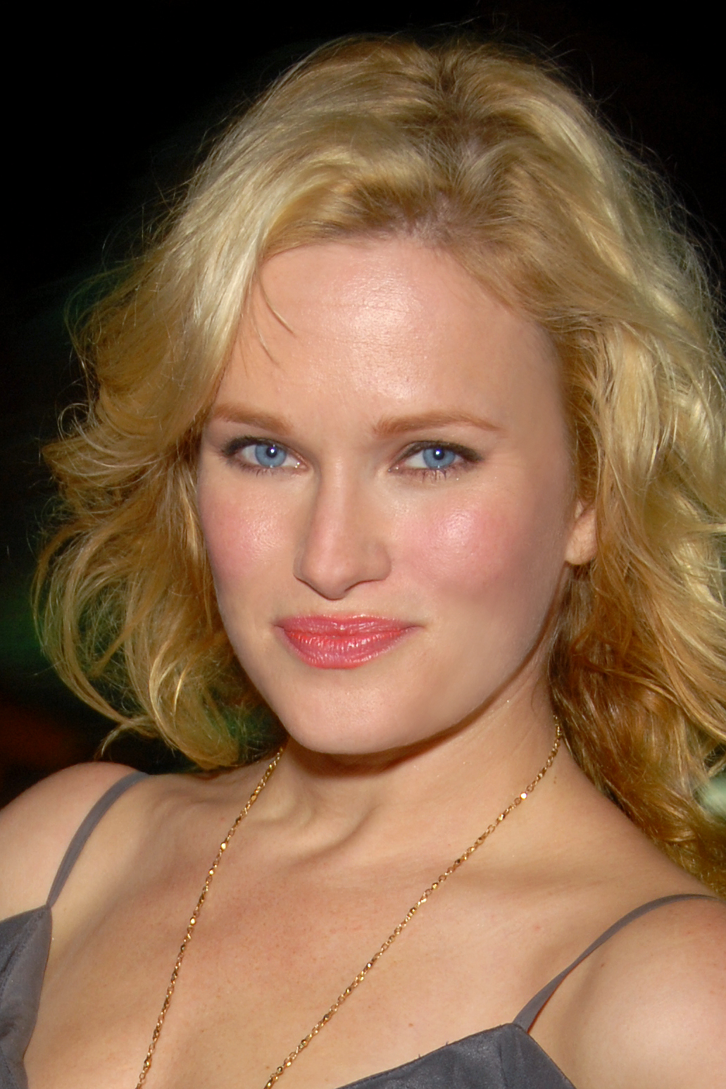Films Et Séries Tv Avec Nicholle Tom Nicholle Tom in her role as Teen Scene Magazine Reporter Cassie in The  Princess Diaries | Fandom