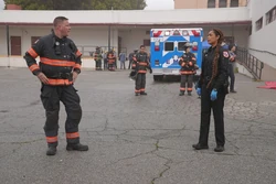 Normal 911lonestar4x16 004