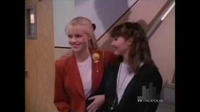Beverly Hills, 90210 — Brenda and Dylan are introduced