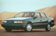 1992 Ford Taurus 4-door sedan