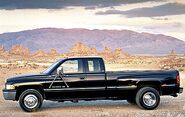 1995-1996 Dodge Ram 3500 4x2 Club Cab Pickup