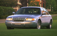 1999 Mercury Grand Marquis (front view)