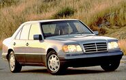 1994-1995 Mercedes-Benz E320 4-door sedan