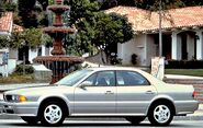 1995 Mitsubishi Diamante 4-door sedan