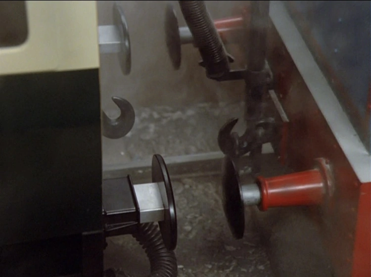 Are we all gonna forget that Thomas had rivets in season 1? (Close up ...