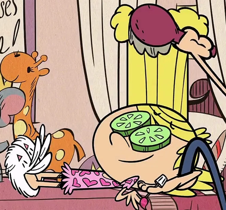 I can imagine Lola watching Toddlers and Tiaras.💕👑👸🏼 Fandom