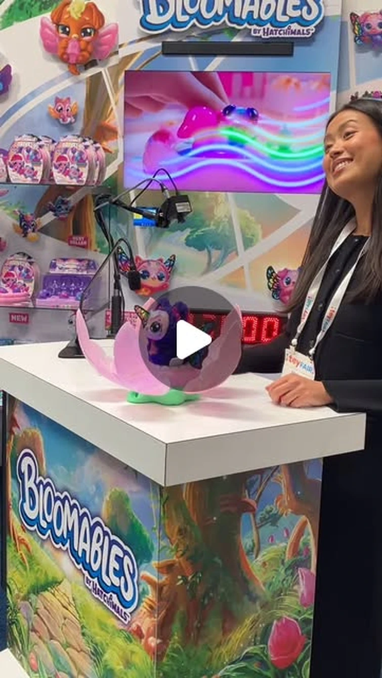 BananasMom on Instagram: "Watching the reveal of the new #HatchimalsBloomables coming this fall! These pets bloom into beautiful kittyflies and puppyflies! ✨🦋 #hatchimals #spinmaster #bloomables #toys #newtoys #surprise #surprisereveal #toyfair2025 #to...