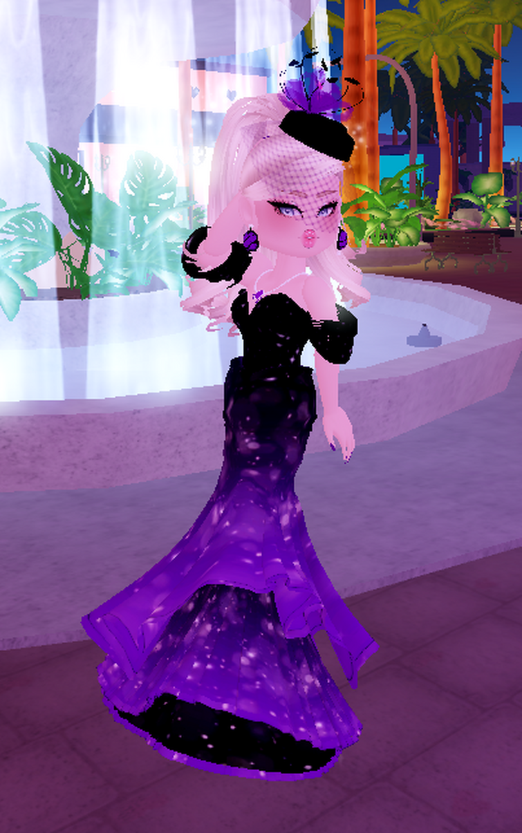 Royale Rebel Bustle Skirt, Royale High Wiki