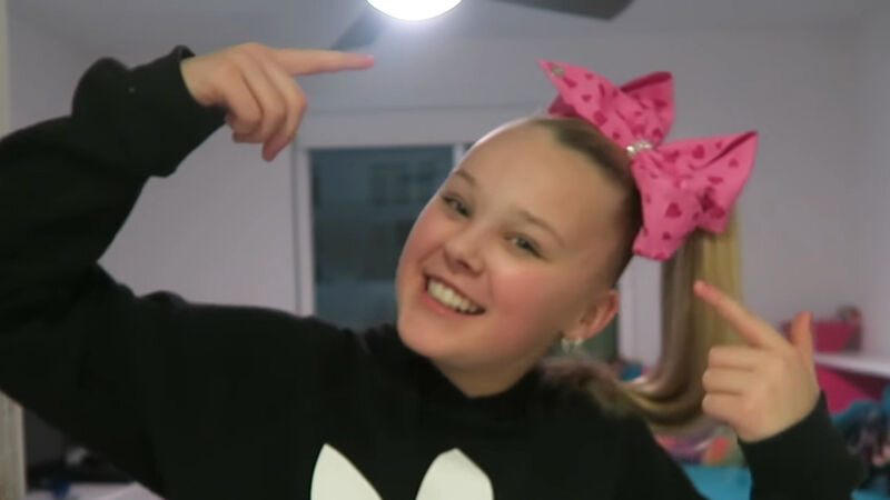 JoJo Siwa Opens Up About Self-Expression, Her Fave Friendsgiving