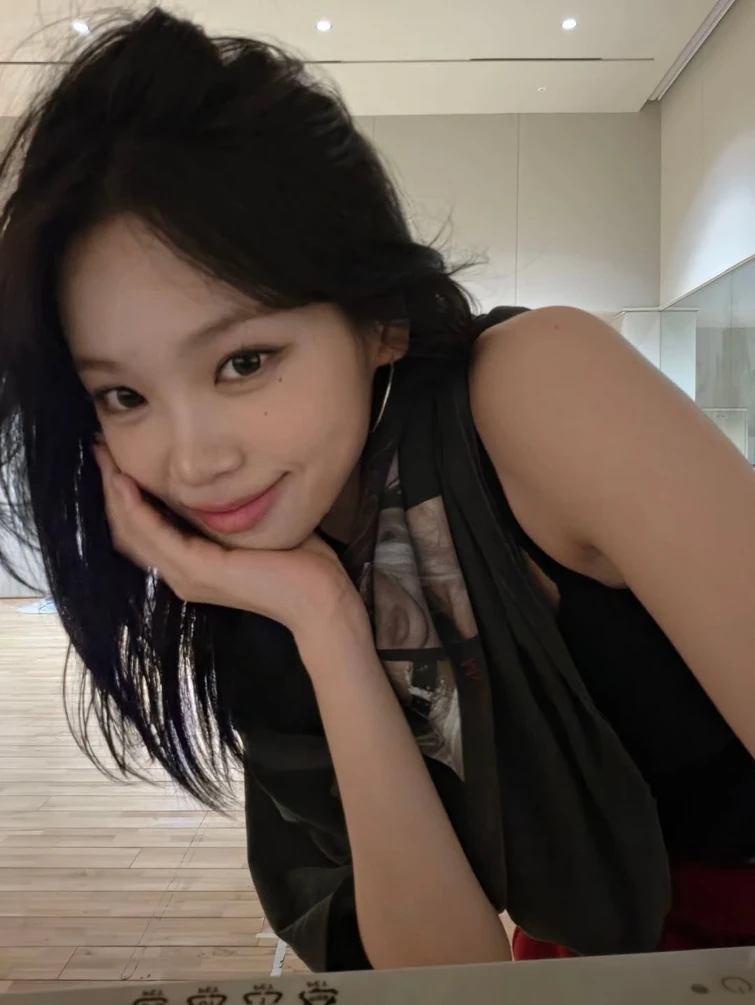 chaewon instagram update | Fandom