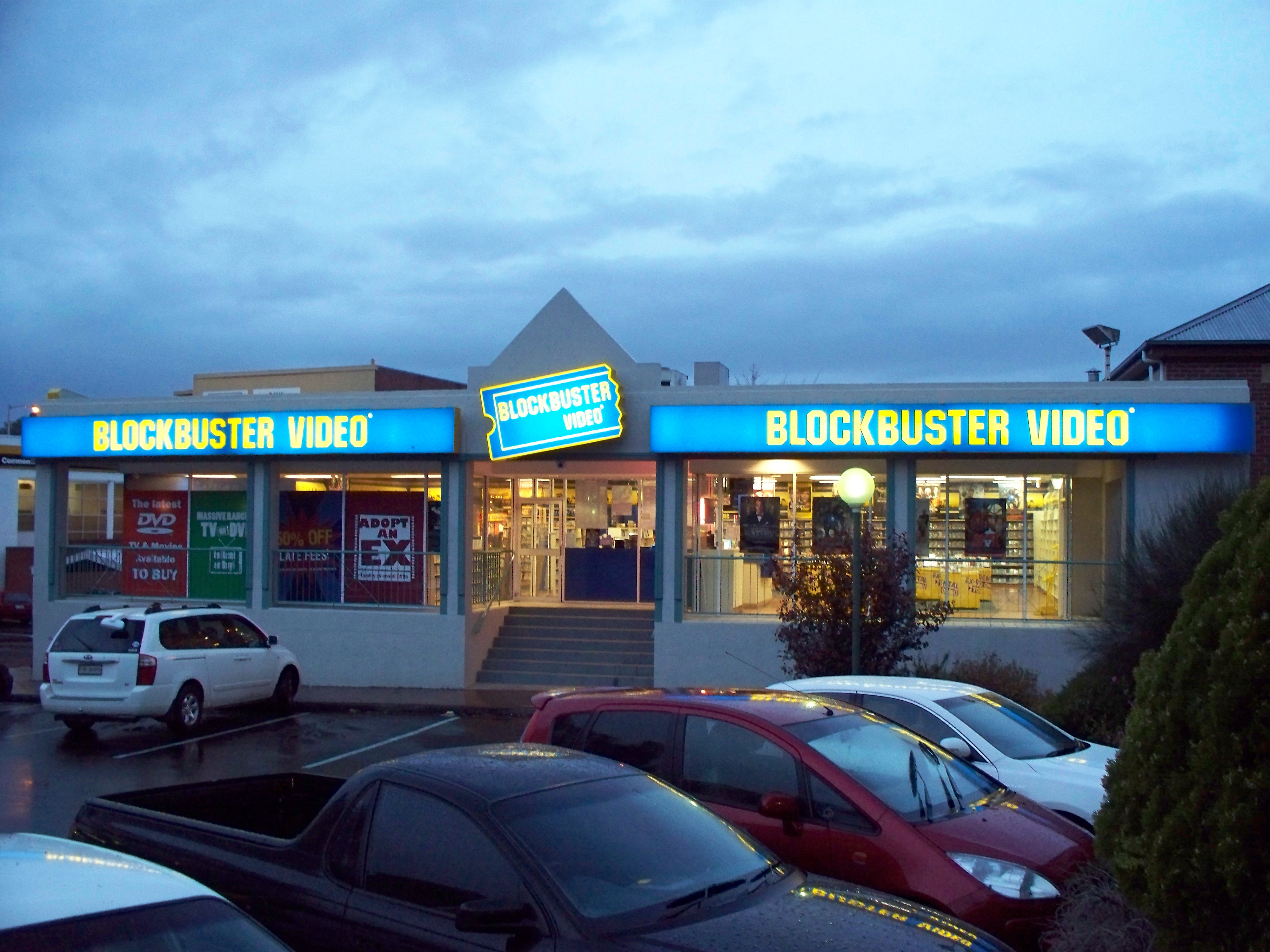 File:Leeds Rhinos club shop in the city centre.jpg - Wikipedia