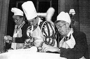 Anny De Maght, Prins Bart en Willy Van Mossevelde op de prinsendag van de Prinsengarde (©Het Laatste Nieuws - 23/03/2000)