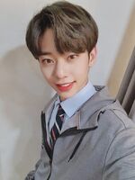 Donghyun on Twitter: "오늘도 슬쩍 사진 놓고가요~~😀🥰 보고싶어요 에비뉴😘" [2020.04.17] #4