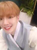 Youngmin on Twitter: "여러분 즐거운 한가위 보내고 계시나요???? 맛있는 음식 많이 먹구 가족들과 즐거운 시간 보내세요😍" [2019.09.13] #3