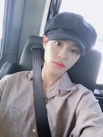 Daehwi on Twitter: "IM BACK LA 🇺🇸 ❤️💙" [2019.08.16] #1