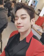 Donghyun on Twitter: "오늘도 행복한 스케줄이었어요!!!!! 에비뉴😀😀" [2020.01.13] #1