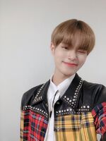 Daehwi on Twitter: "뮤직뱅크 1000회 특집 감사합니다❤️선배님들의 무대를 하게 되어서 너무 영광이었습니다!! 저희 AB6IX도 앞으로 열심히 하겠슴돠~~~!!!" [2019.10.18] #3