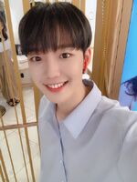 Youngmin on Twitter: "예뿌게 머리를 자르고😊(제로파 임시휴업)" [2019.06.20] #2