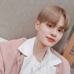 Daehwi on Twitter: "#엠카운트다운 제작진분들 ㅎㅎㅎ 멋진 무대 만들어주셔서 감사해요~~ 좋아해주신 팬분들도 😇🥰" [2020.02.20] #2