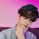 Daehwi on Twitter: "오늘 #엠카운트다운 !!역시 엠카... 또 베레모를 씌우다니에비뉴 잘 알이신데요~~~???감사합니다 😇오늘 브이라이브는ㅜㅜ 다음 기회에!" [2020.04.23] #4