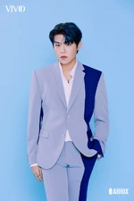 Woojin (Vivid) 3.png (1.8 MB) Woojin promoting VIVID #3 (June 2020)