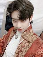 Donghyun on Twitter: "오늘도 이렇게 멋진 상 받게 해주셔서 너무 감사해요 에비뉴~~~받은 상 이름에 걸맞게 올해도 같이 달려요~~~~~~!!!💕" [2020.01.04] #3