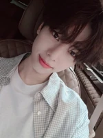 Donghyun on Twitter: "날씨 좋은 일요일에 다들 뭐하려나 ??우리 에비뉴는~??" [2020.04.05] #3