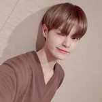Daehwi on Twitter: "오늘 하루도 수고했어요~~다음에 만나요~~🥰" [2019.12.18] #2