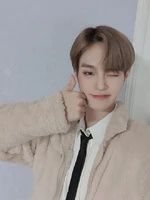 Daehwi on Twitter: "❤콘서트 첫째 날❤ AB6IX의 첫 번째 콘서트를 이렇게 함께해줘서 너무 고마워요ㅜㅜ...오늘 진짜 감동이었고ㅜ 내일도 아이야!!!🤗" [2019.11.09] #4