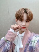 Daehwi on Twitter: "오늘 브이앱은 좀 짧게 할거니까... 언넝 들어와요~~❤️" [2019.09.26] #2