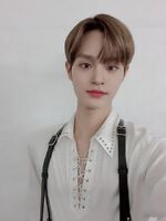 Daehwi on Twitter: "#넥스트제너레이션상 주신 에비뉴& 골든디스크어워즈 관계자 여러분 감사합니다!🥰 올해 첫 단체 스케줄을 이렇게 행복하게 마무리 해서 너무 기분이 좋네요! 2020년도 파이팅하겠습니다!!!!❤❤❤" [2020.01.04] #3