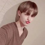 Daehwi on Twitter: "오늘 하루도 수고했어요~~다음에 만나요~~🥰" [2019.12.18] #3