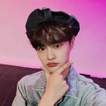 Daehwi on Twitter: "오늘 #엠카운트다운 !!역시 엠카... 또 베레모를 씌우다니에비뉴 잘 알이신데요~~~???감사합니다 😇오늘 브이라이브는ㅜㅜ 다음 기회에!" [2020.04.23] #2