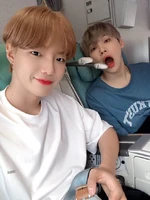 Youngmin on Twitter: "안전비행!! 웅아 우리 이제 친하게 지내는거야 알았지?" [2019.08.24] #2
