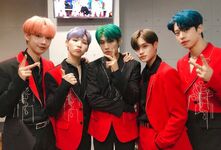 AB6IX Official on Twitter: "기분 좋은 주말의 시작은 AB6IX와 함께 해요😍 AB6IX 에너지 충전하고💪 즐거운 토요일 보내요 ABNEW🍀 #AB6IX #BLIND_FOR_LOVE #6IXENSE #에이비식스 #임영민 #전웅 #김동현 #박우진 #이대휘 #브랜뉴뮤직 #BRANDNEWMUSIC" [2019.10.12]