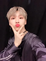 Woong on Twitter: "안녕하세웅🌸홍콩 팬미팅때!! 고마워요 💕" [2019.08.26] #2