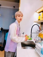 Woong on Twitter: "안녕하세웅🌸여러분 행복한 추석 연휴를 보내고 계시나요?! 저도 오랜만에 가족들과 행복하게 시간을 보내고 있는데!! 맛있는 거 많이 먹고 안전하게 연휴 보내세여💕💕💕" [2019.09.13] #1