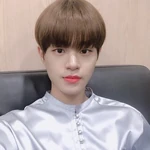 Daehwi on Twitter: "에비뉴~~~!!에비뉴 덕분에 너무나 큰 본상을 수상 할 수 있게 되었어요!!!!항상 우리를 위해서 노력해주는에비뉴 덕분에 우리가 행복한 일들만 가득한 거 같아요!사랑해요~~!🏆🏆🏆🏆🏆🏆" [2019.08.23] #1