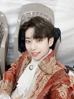 Donghyun on Twitter: "오늘도 이렇게 멋진 상 받게 해주셔서 너무 감사해요 에비뉴~~~받은 상 이름에 걸맞게 올해도 같이 달려요~~~~~~!!!💕" [2020.01.04] #1