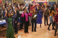 The attendees dancing during Tariq's set.