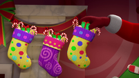 218 - Santa fills the stockings