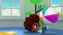 113b - Melvin struggling with the beach ball