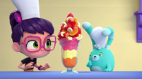 AH5s3 - Abby and Bozzly study the smoothie