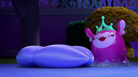 216 - Princess Flug gets out a cushion